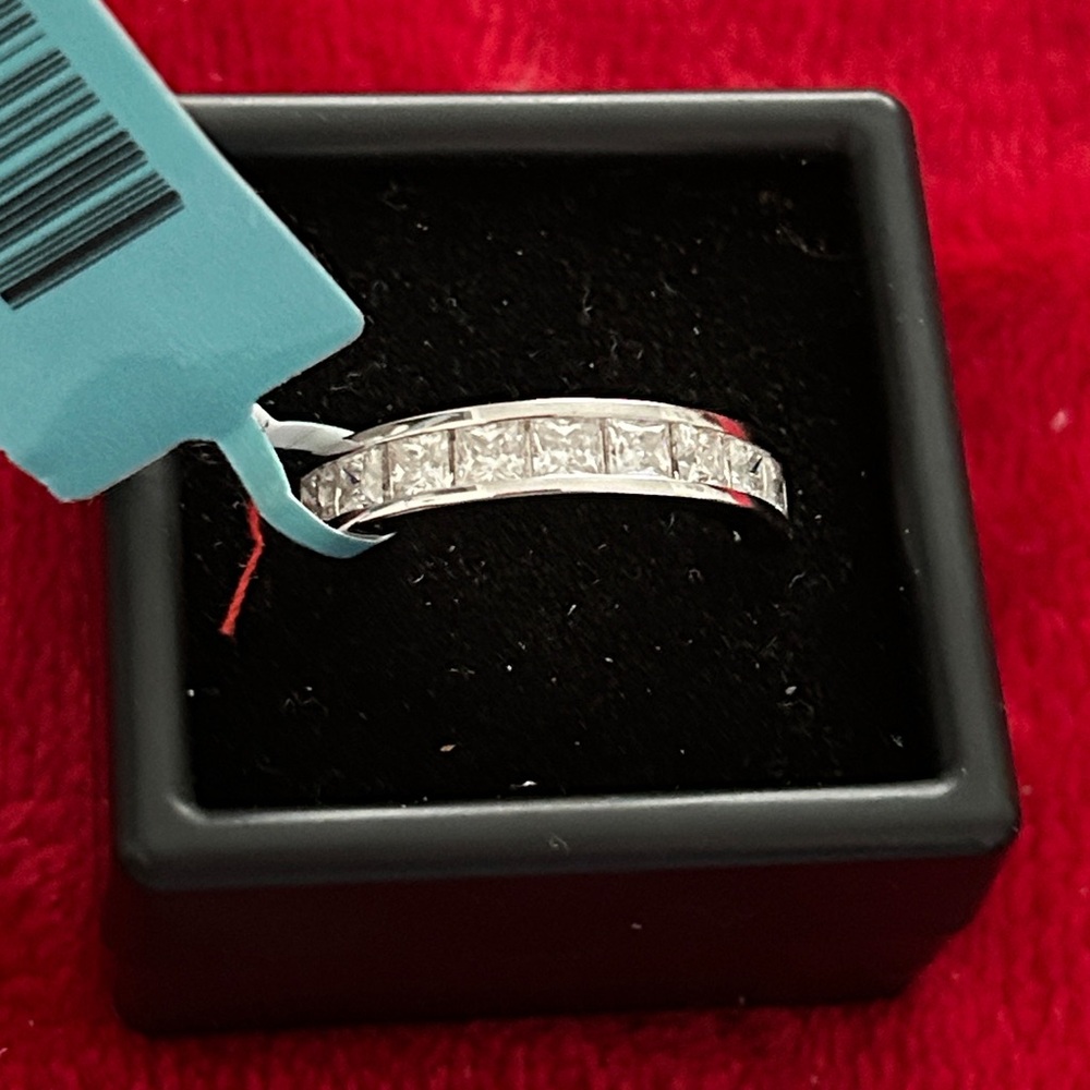 Moissanite Diamond‎ 2.64 CTW eternity band size 8 Retail $450